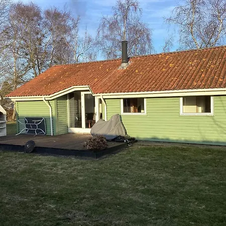 4 Star In Dom wakacyjny Stubbekøbing